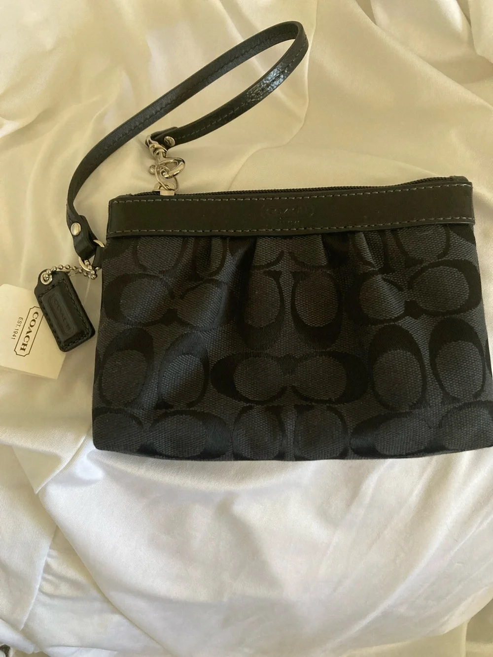 Coach NWT Black Signature Wristlet w Hangtag 🖤